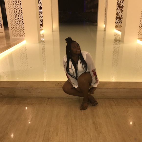 Meet your Posher, Kay - Picture 4 of 7